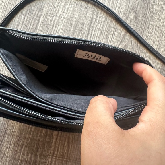 a.n.a black crossbody handbag - Picture 7 of 11